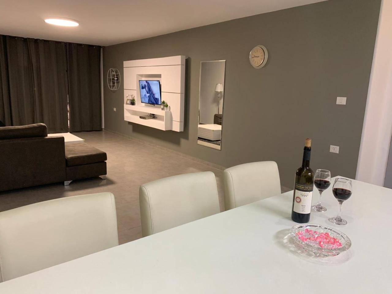 Spat Apartments Бат-Ям Экстерьер фото