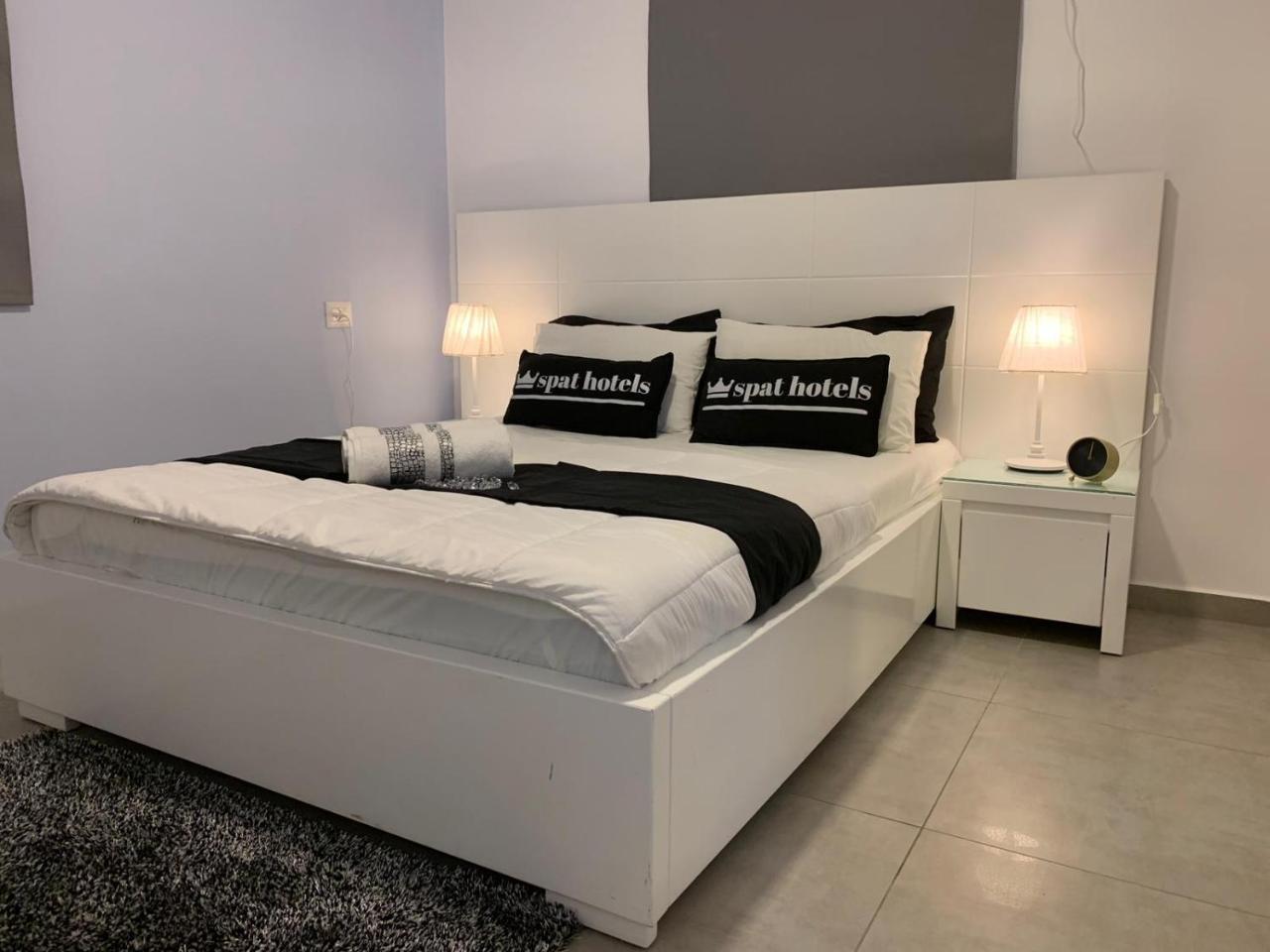 Spat Apartments Бат-Ям Экстерьер фото