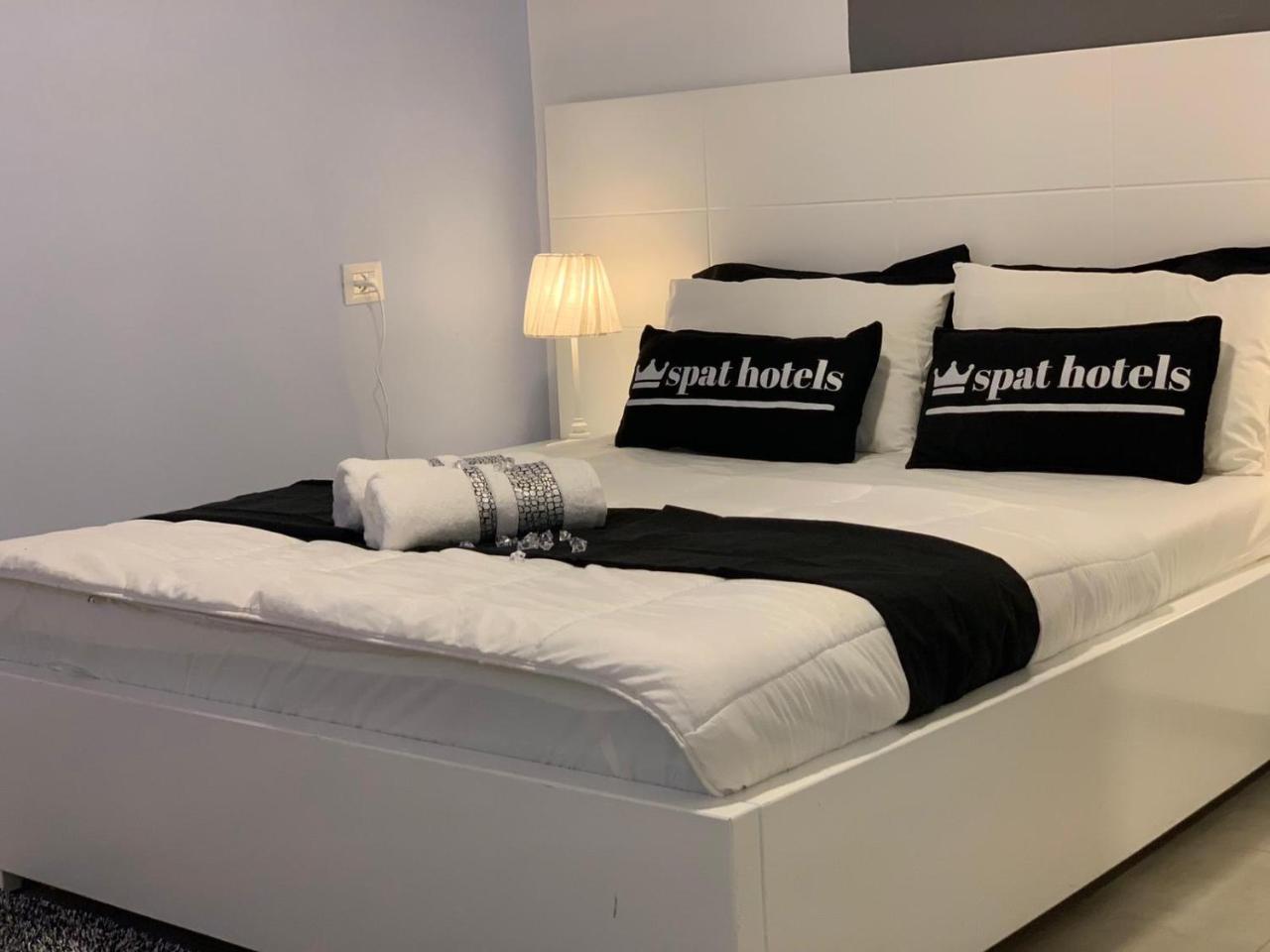 Spat Apartments Бат-Ям Экстерьер фото